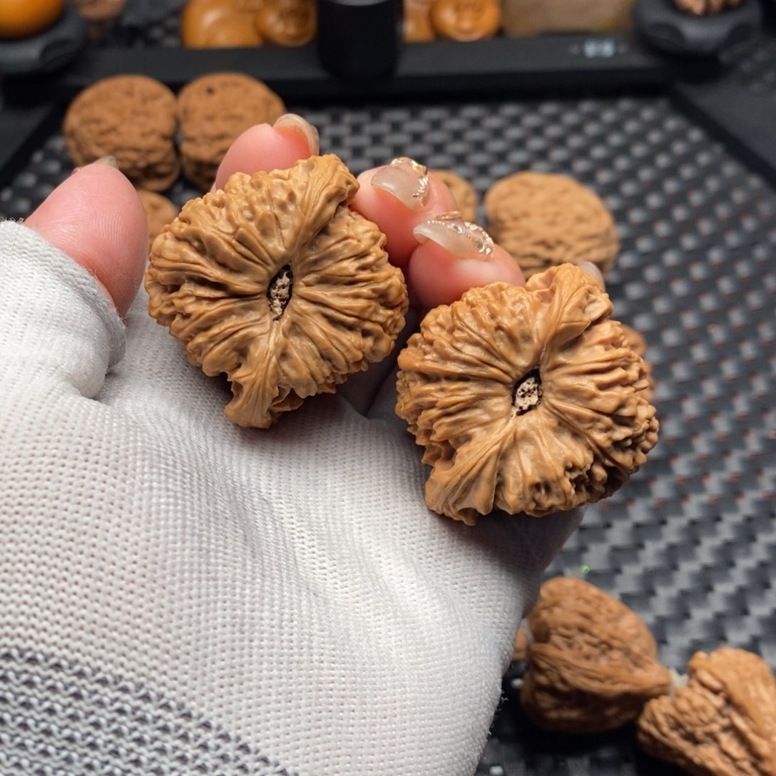 文玩核桃把件L***.南疆43