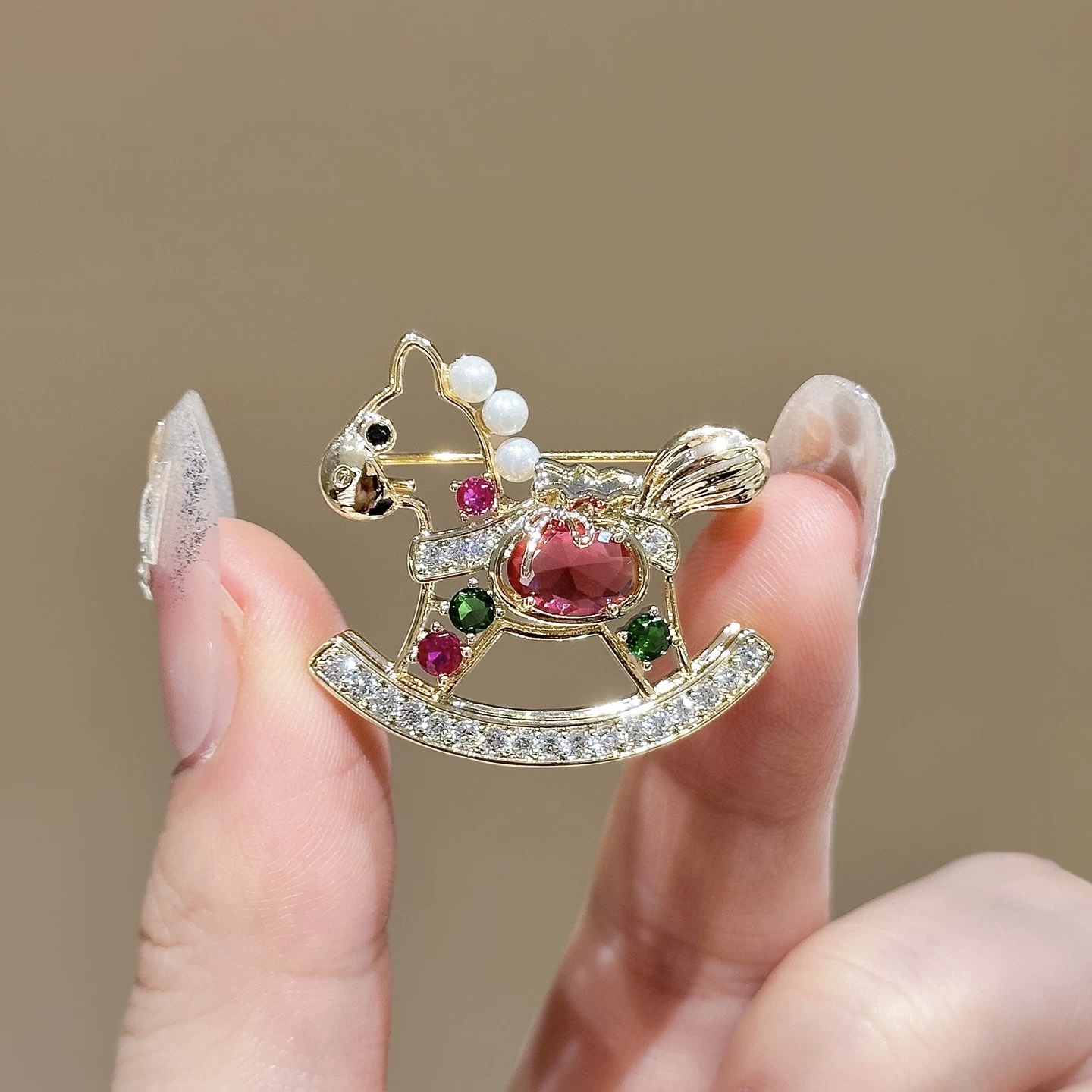 合金胸针 【彩色小马】迷你可爱精致时尚百搭防走光精致优雅1116