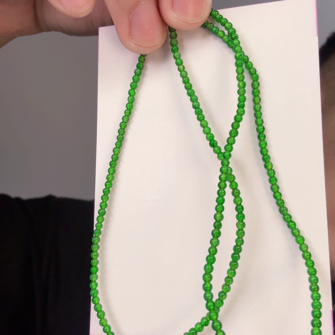 翡翠颈饰未镶嵌一件