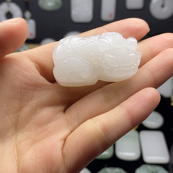 石英质玉颈饰未镶嵌