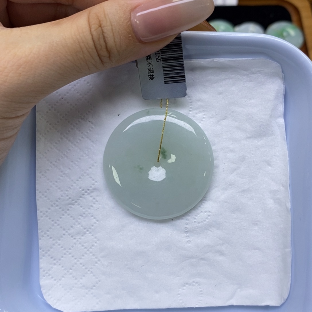 颈饰未镶嵌翡翠平安扣