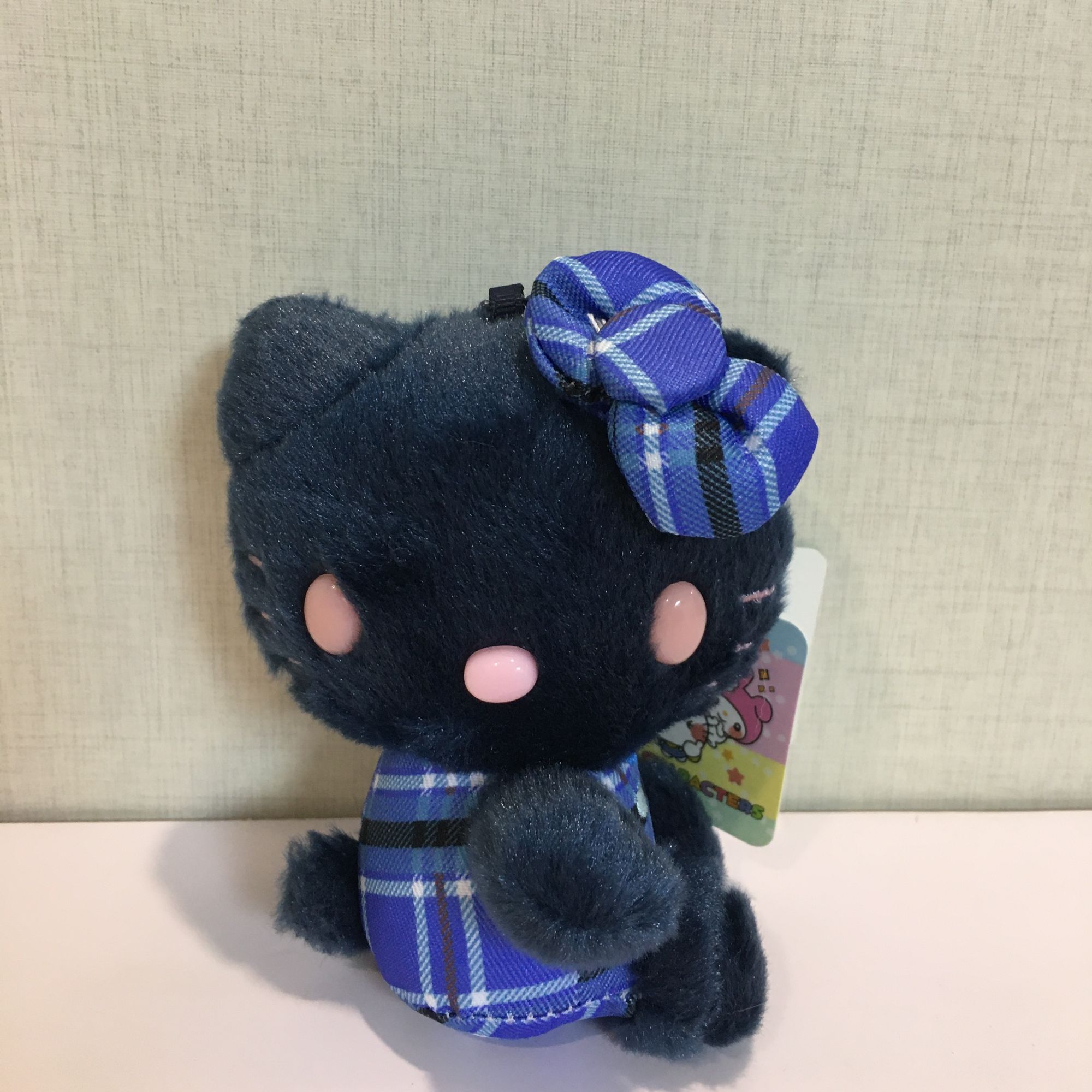 可爱Kitty五十周年深蓝色侧坐包包挂件毛绒玩偶挂件包包挂饰