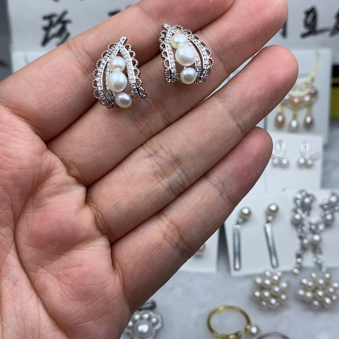 耳饰淡水珍珠未镶嵌