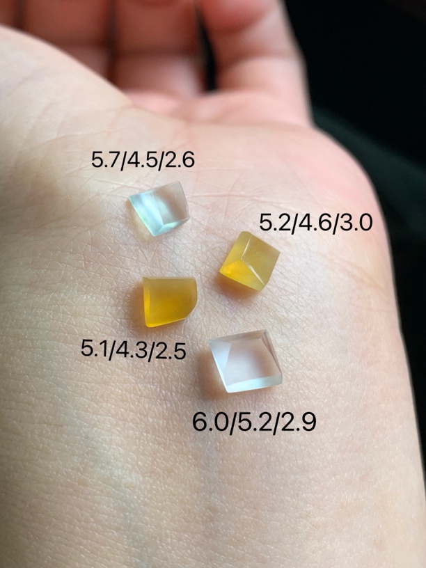 天然翡翠高冰小切割