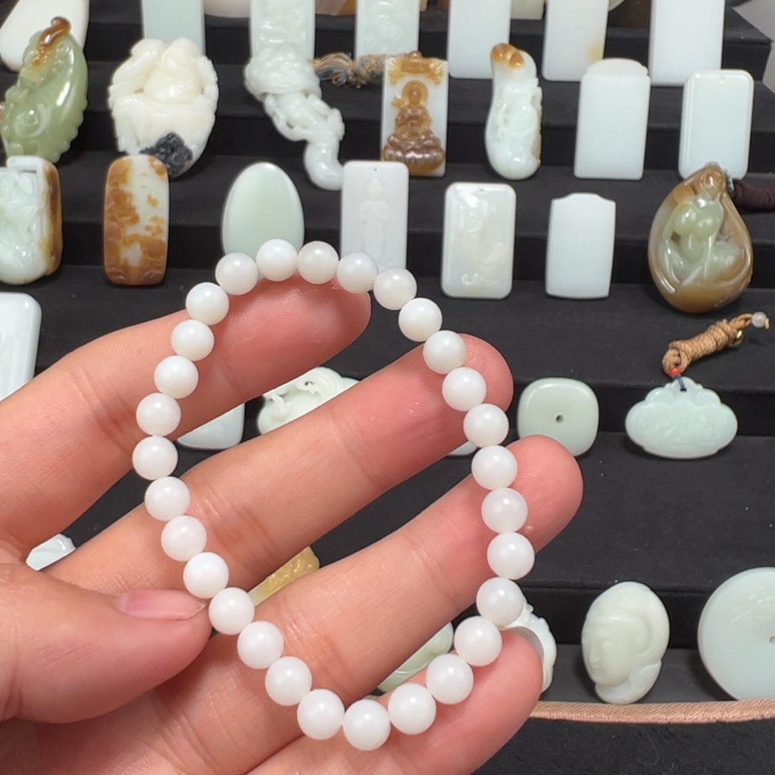 和田玉颈饰未镶嵌