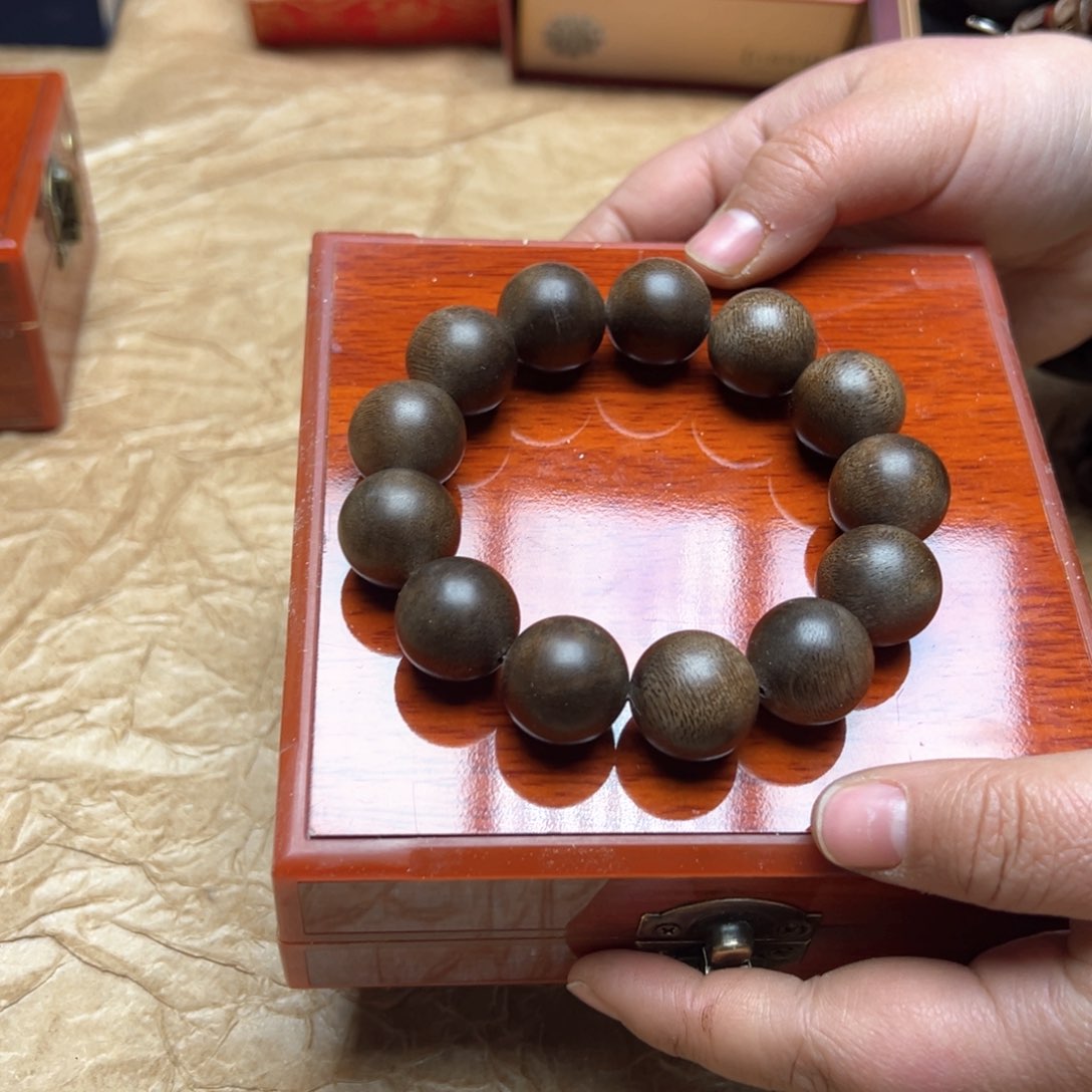 大叶紫檀（黑酸枝木类）