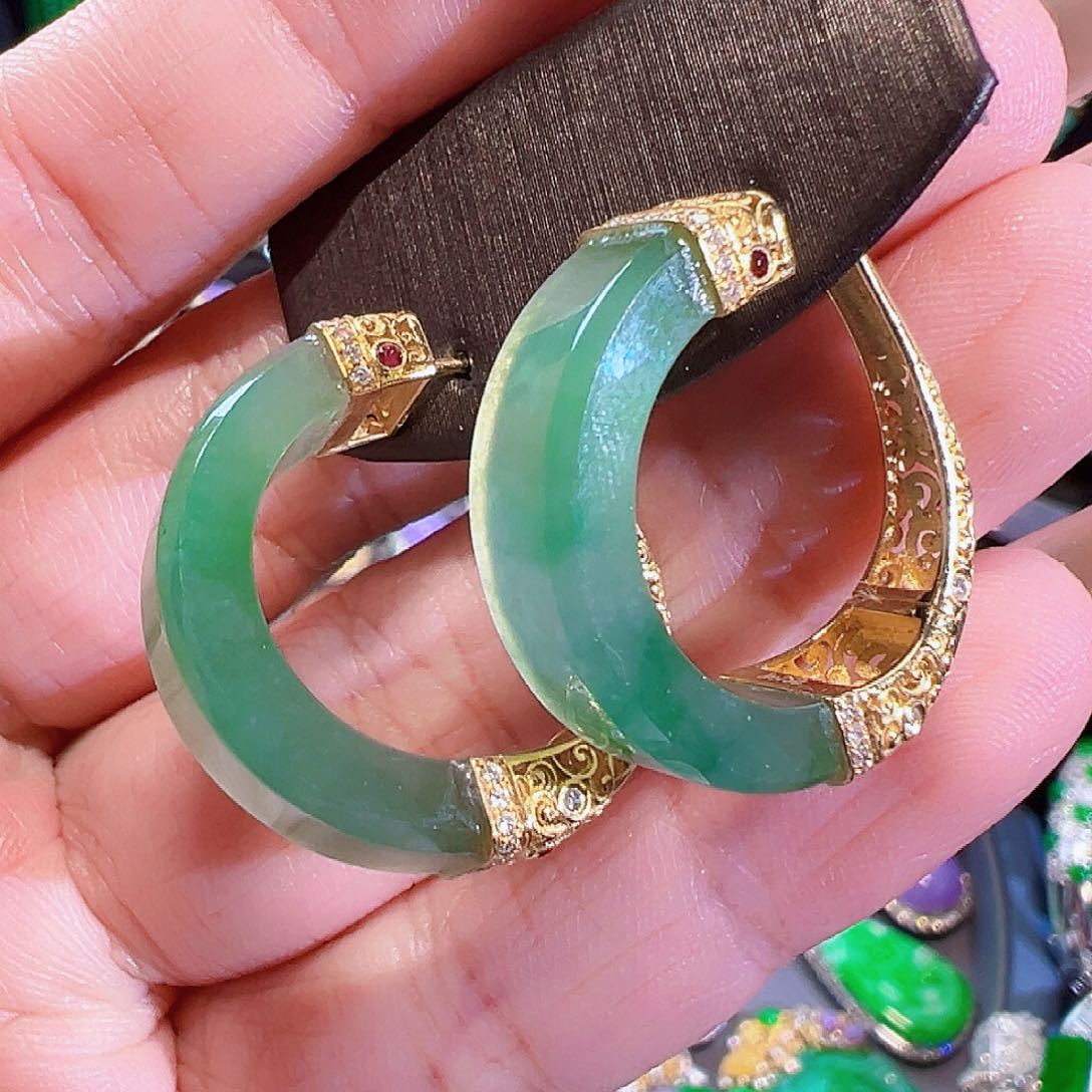 翡翠18K金镶嵌耳饰签收后24小时鉴赏期