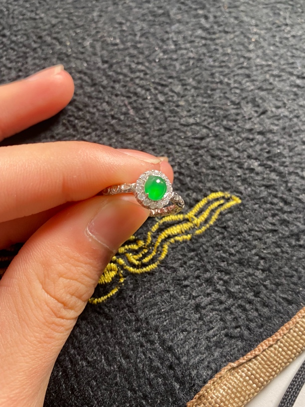 天然翡翠A货 蛋面戒指