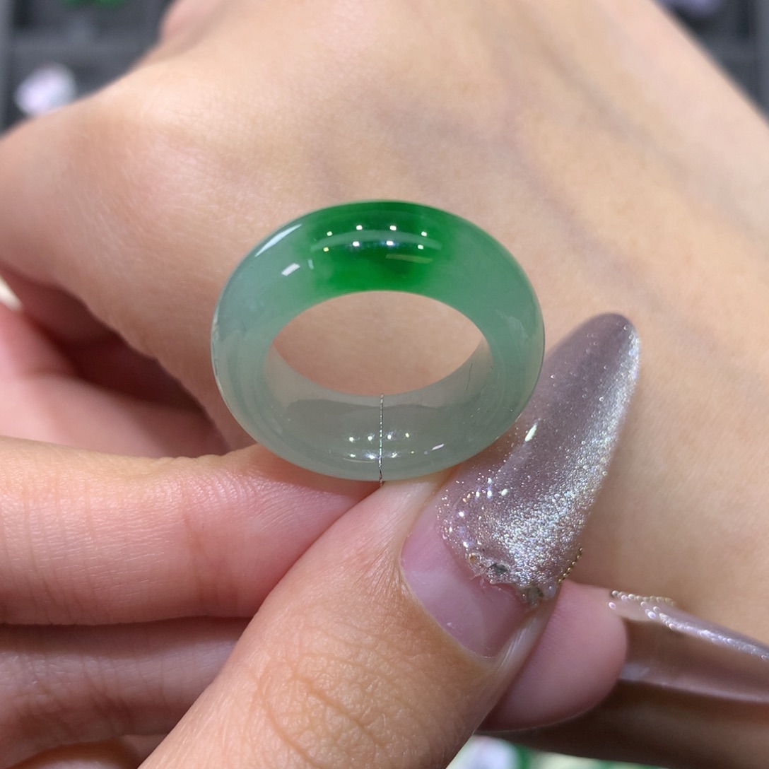 翡翠戒指未镶嵌9-10轮胎