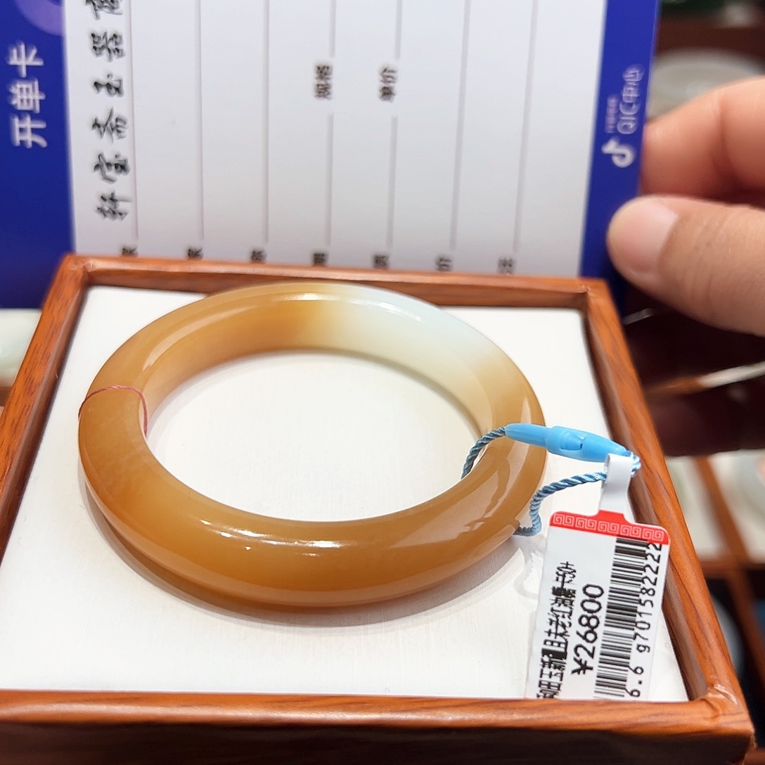 和田玉手镯未镶嵌50+