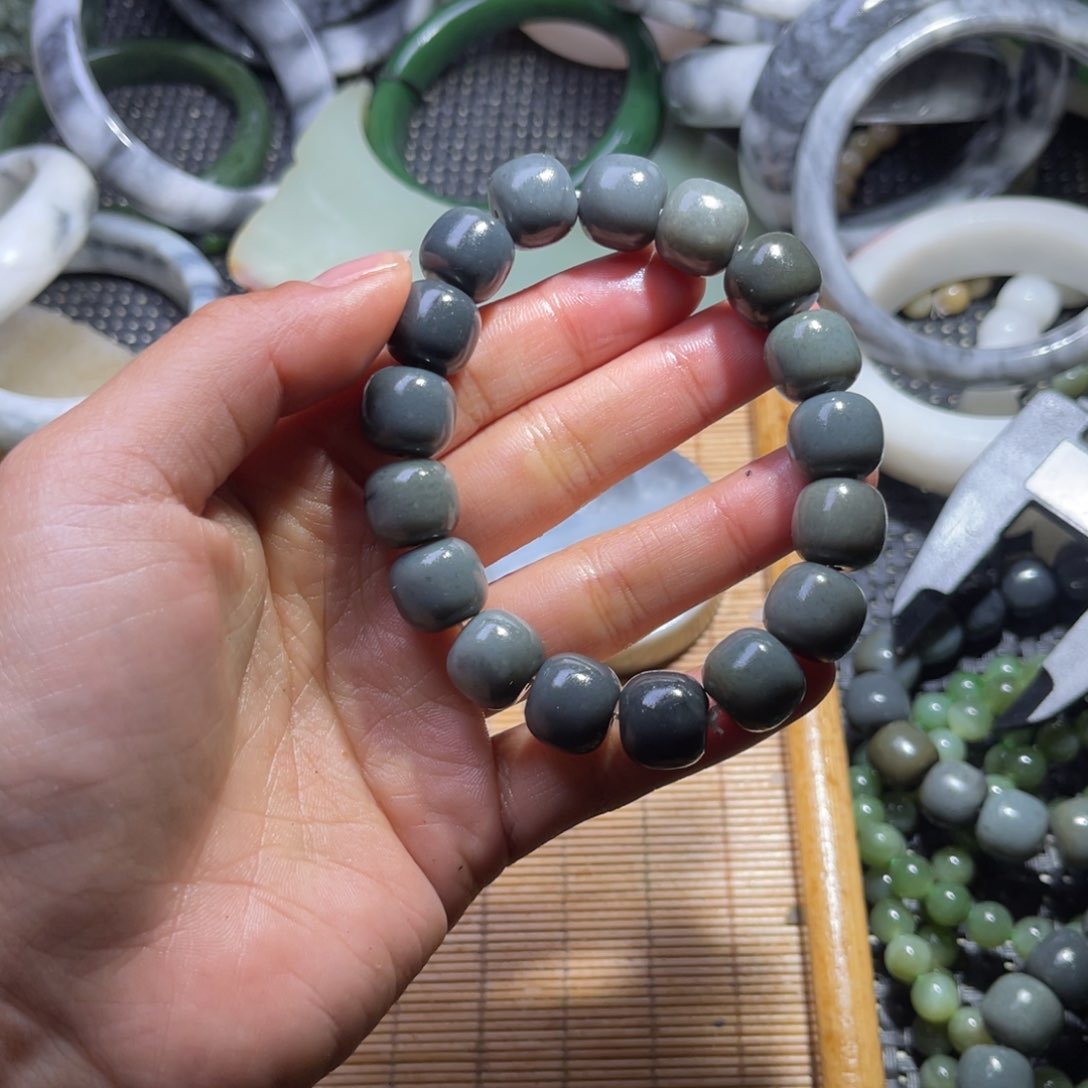 未镶嵌和田玉车挂