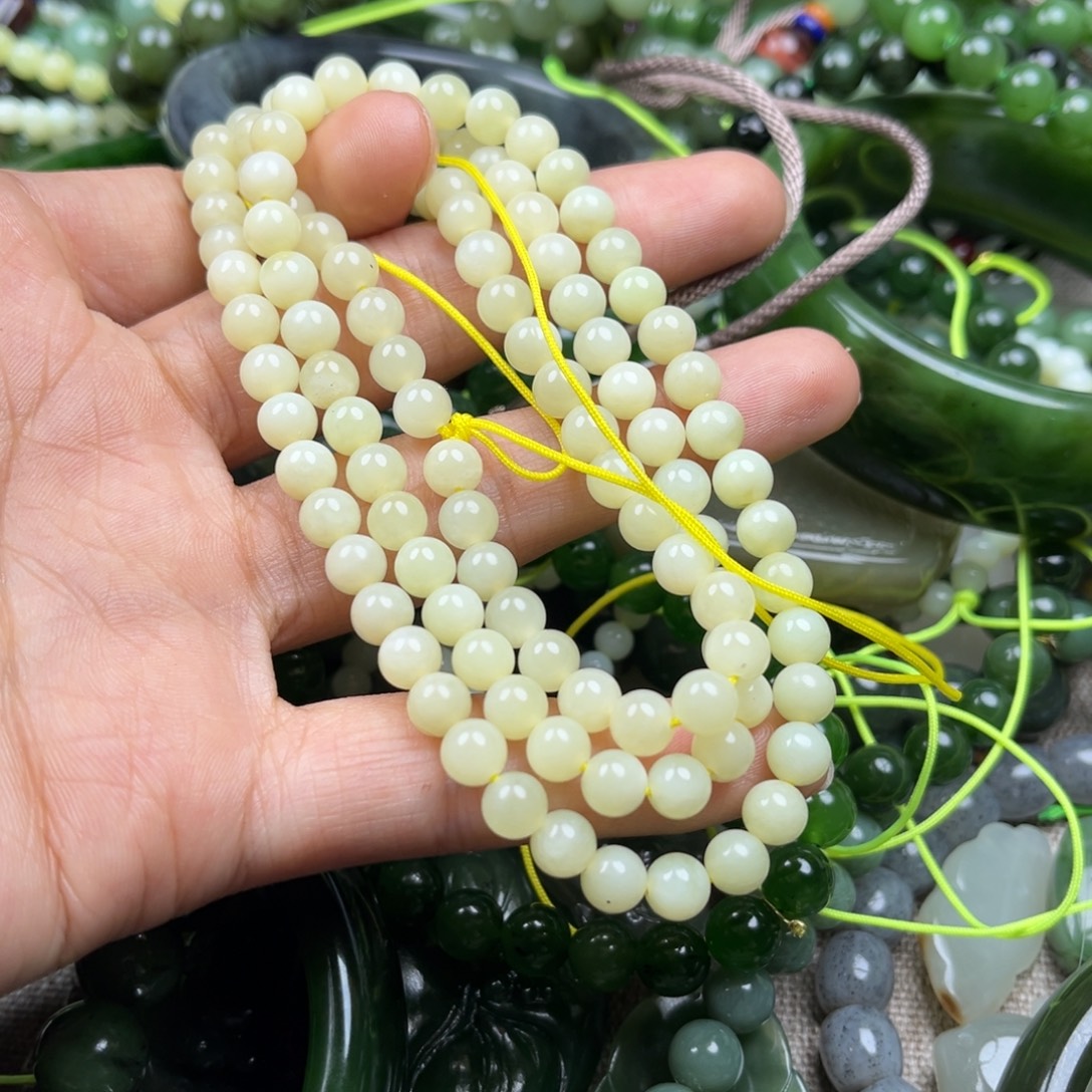 和田玉（黄玉）未镶嵌颈饰