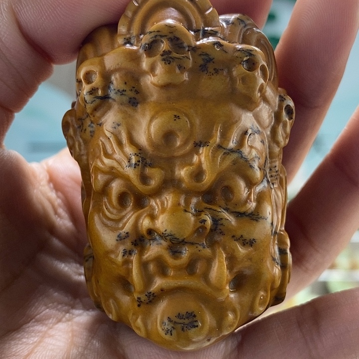 透闪石质玉把件未镶嵌有瑕