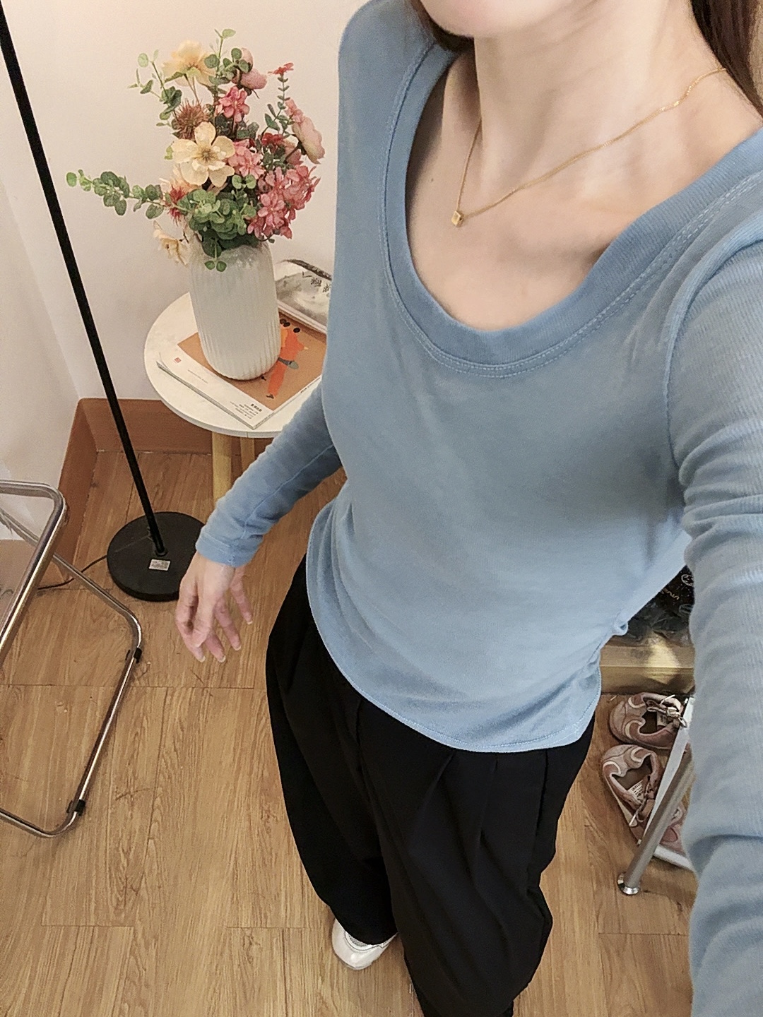 运费补贴 早秋新款老钱风软糯U型领长袖T恤女韩版失序混搭风