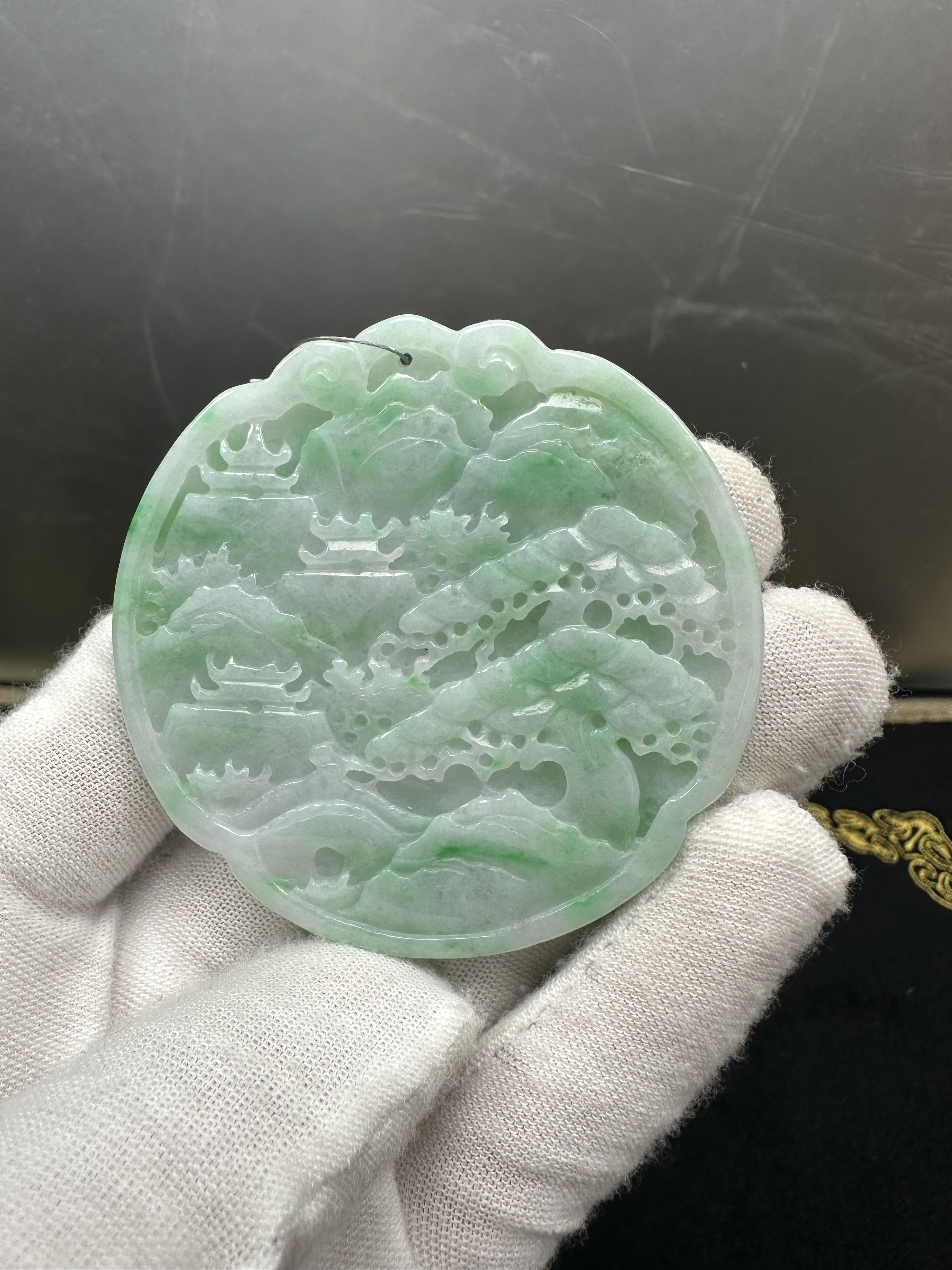 天然翡翠A货 山水挂件 标准三件套（盒子 绳子 证书）