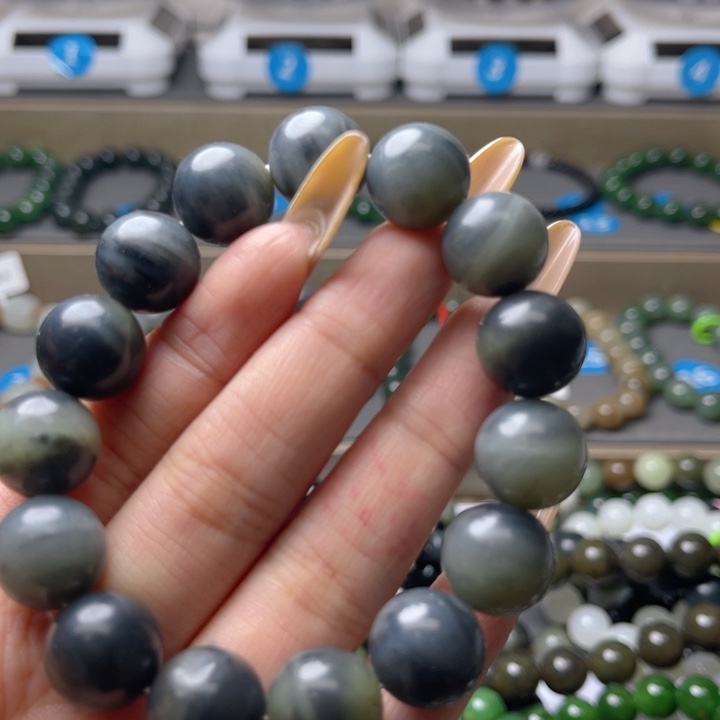 和田玉手串未镶嵌