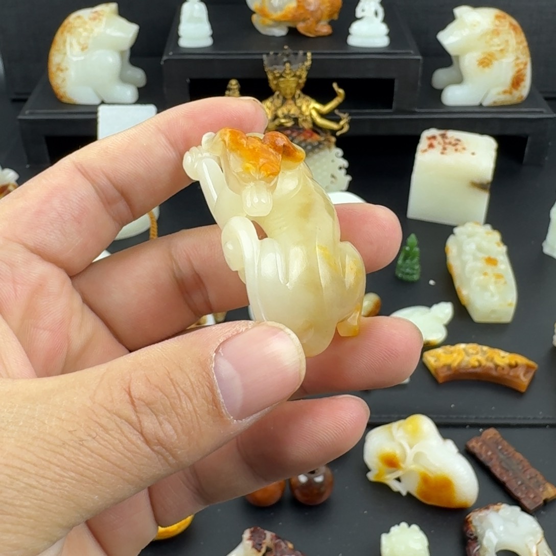和田玉（糖玉）颈饰未镶嵌秋**安