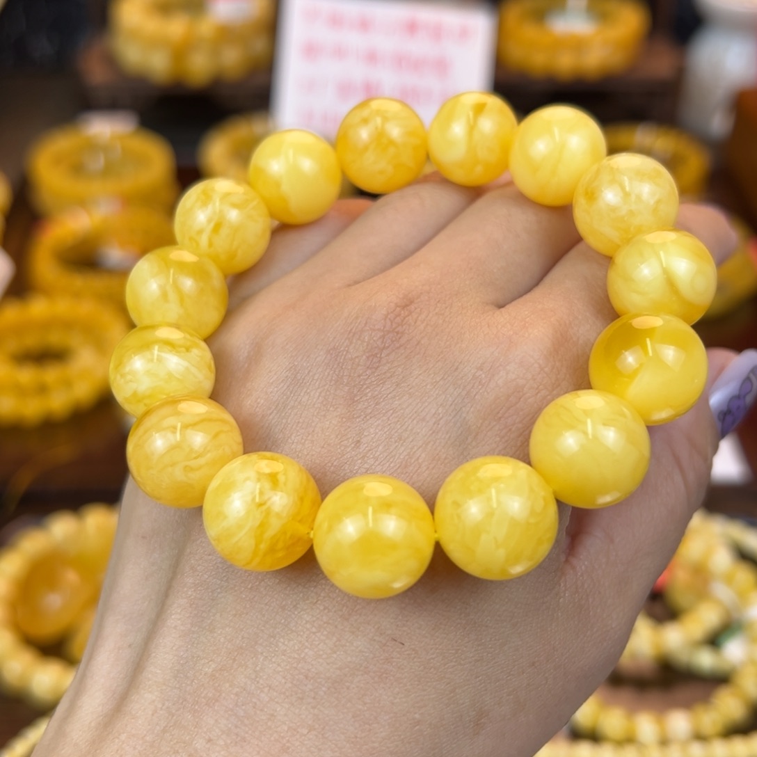 琥珀裸石未镶嵌jnnbhhgghbnm