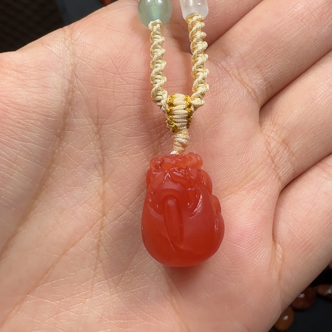 南红玛瑙未镶嵌貔貅吊坠