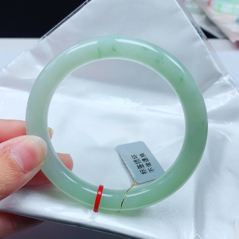【闪购商品】翡翠手镯未镶嵌53圈