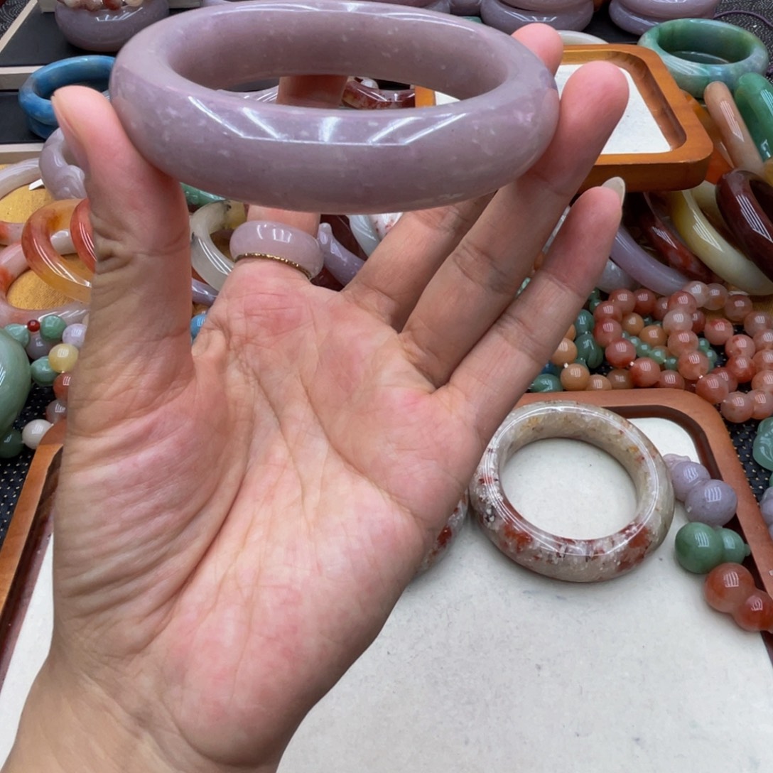 阳***成未镶嵌圈口62石英质玉