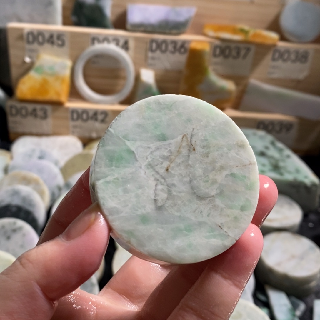 颈饰未镶嵌翡翠天然翡翠