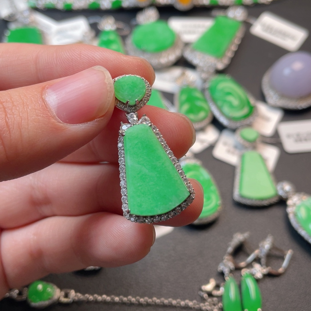 翡翠吊坠(不含链)银S925镶嵌