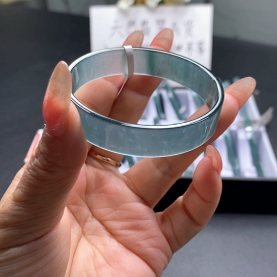 翡翠手镯未镶嵌王**.54尺寸