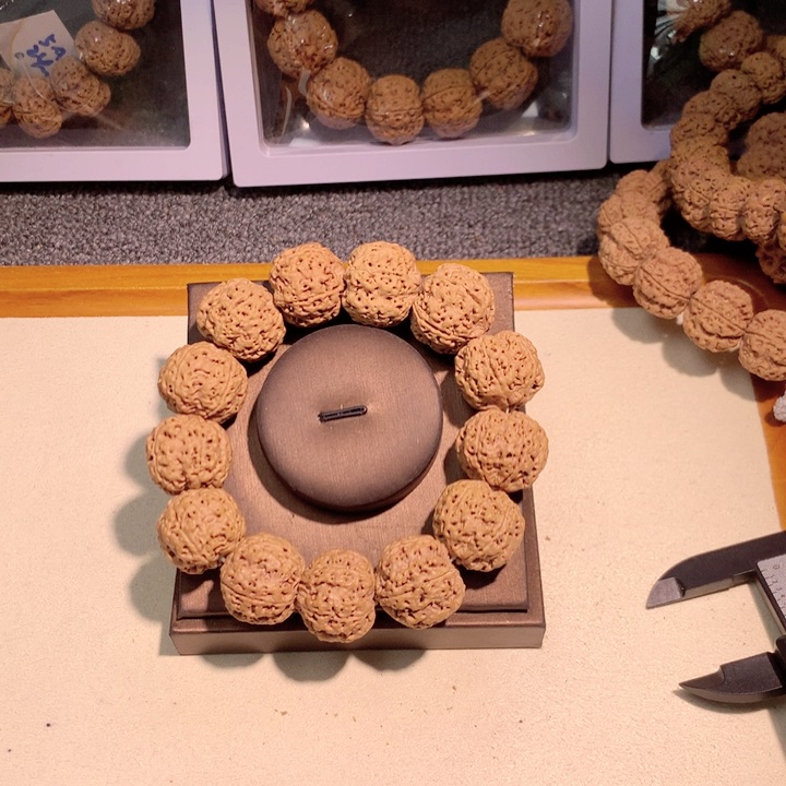 吊坠文玩核桃10号24蜂王