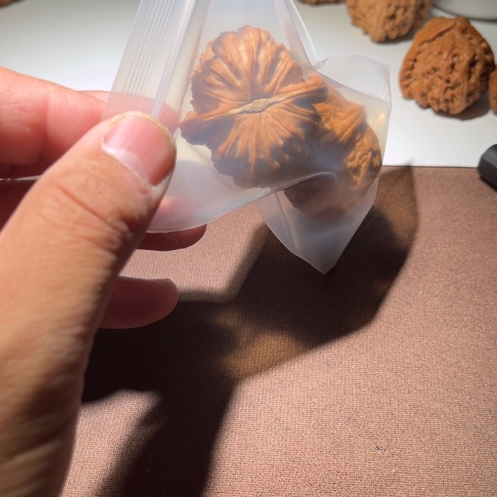 …***.精品白狮子42尺寸