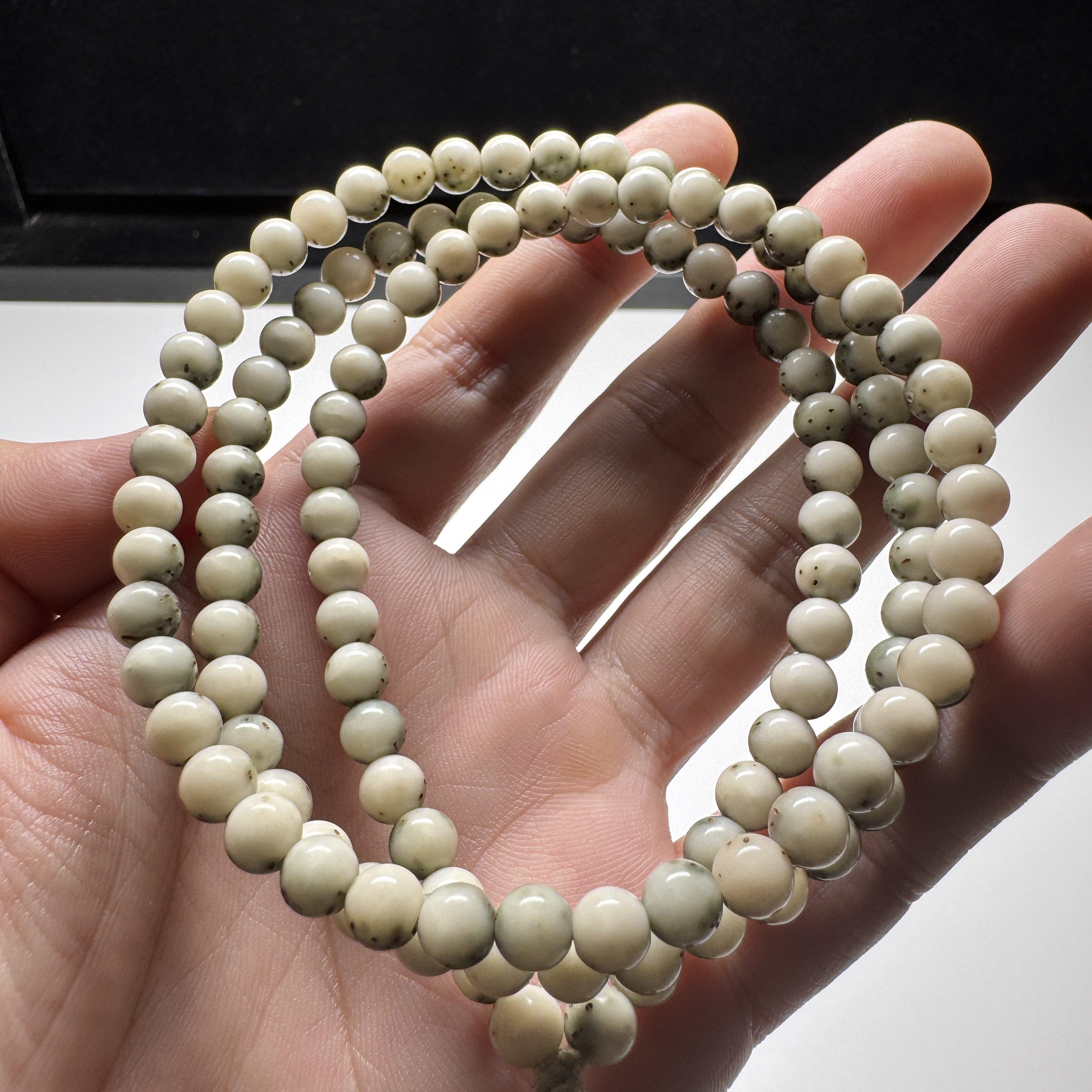 星月菩提石玉糯冰绿包白6mm圆龙蛋120颗