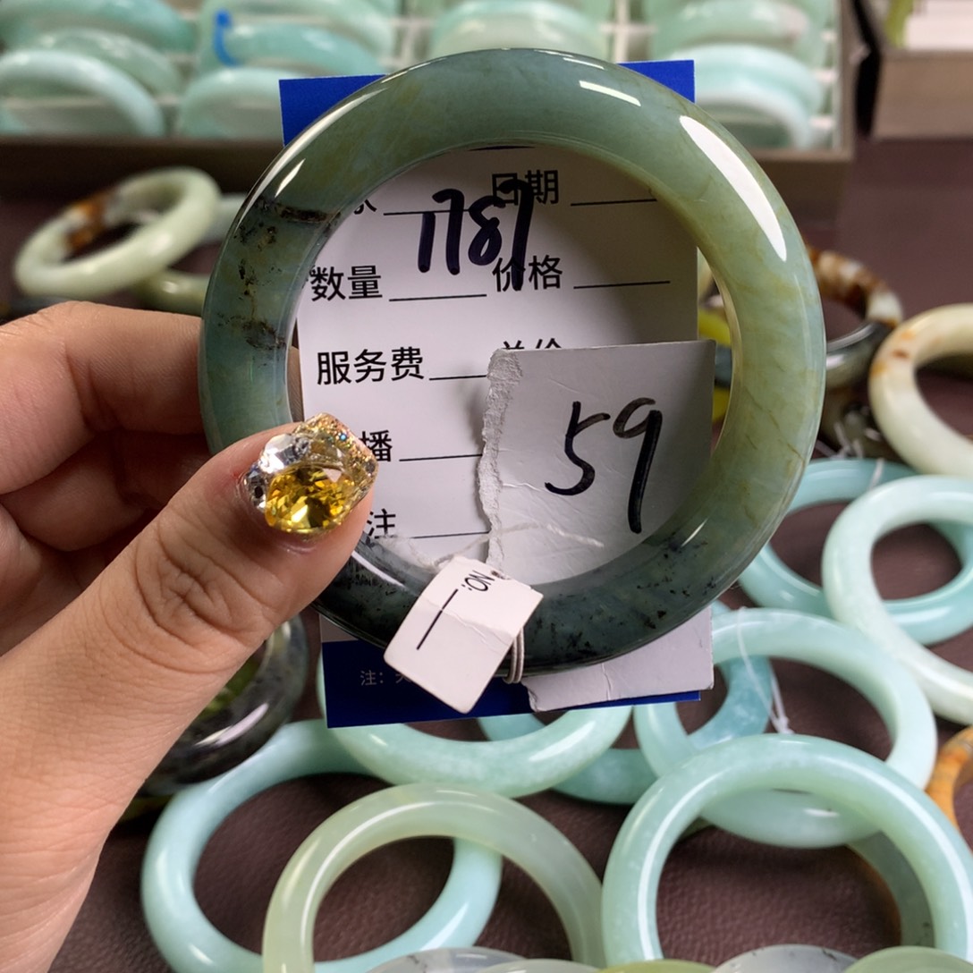 蛇纹石玉手镯未镶嵌1787