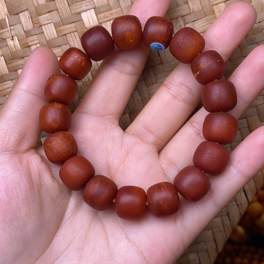 蜜蜡裸石未镶嵌蜜蜡