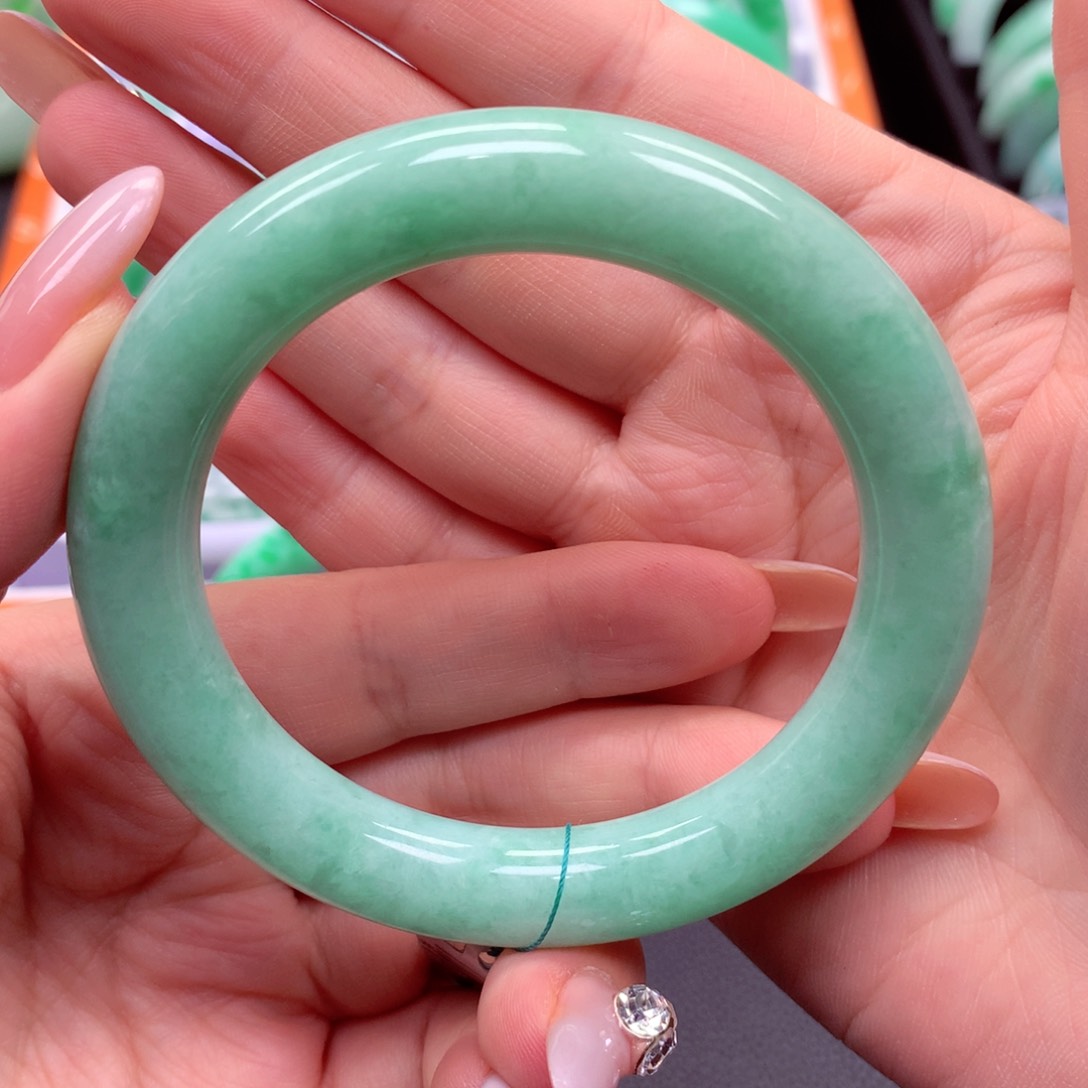 未镶嵌手镯翡翠翡翠