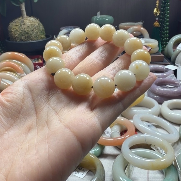 石英质玉未镶嵌手镯