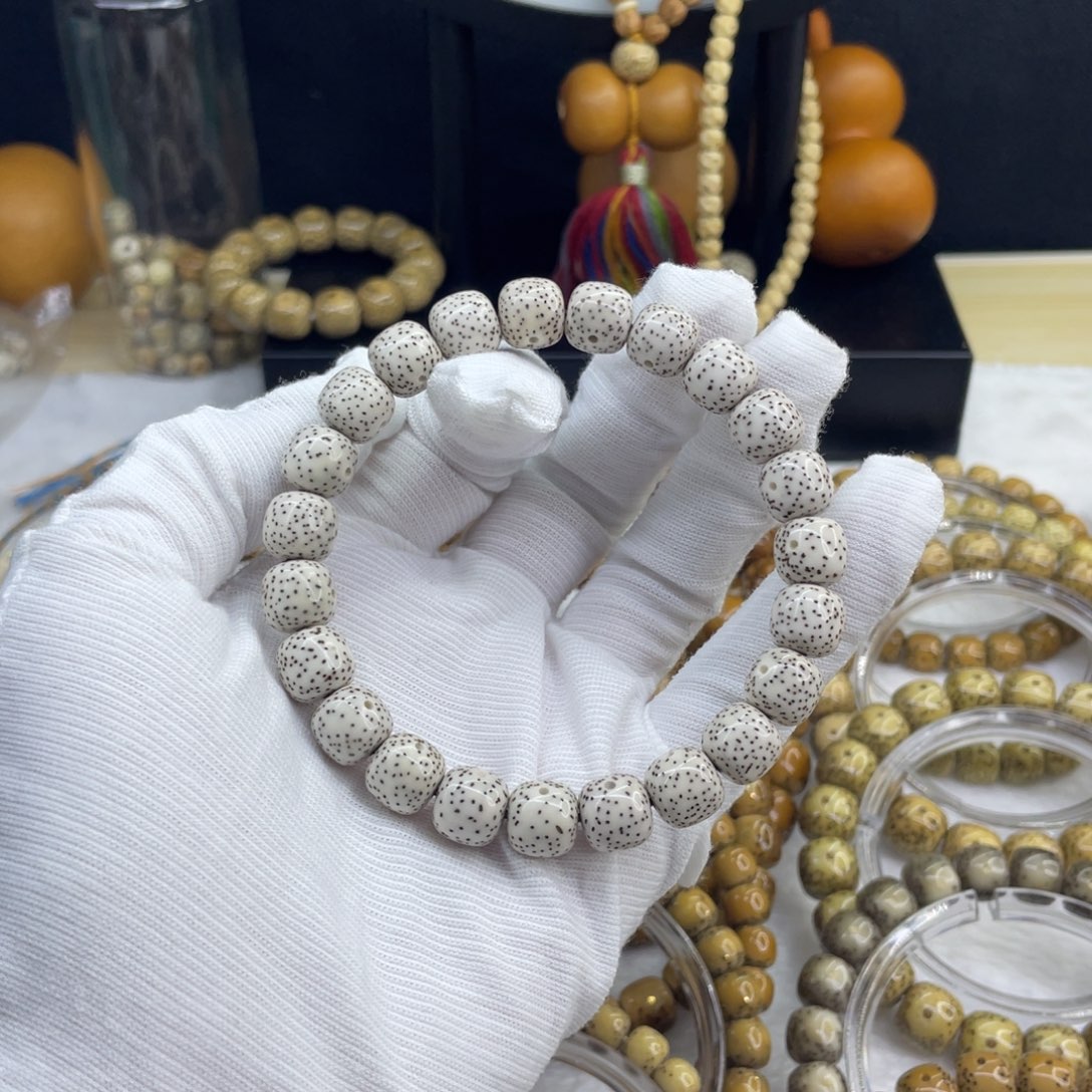 吊坠星月菩提原生态原白10/9