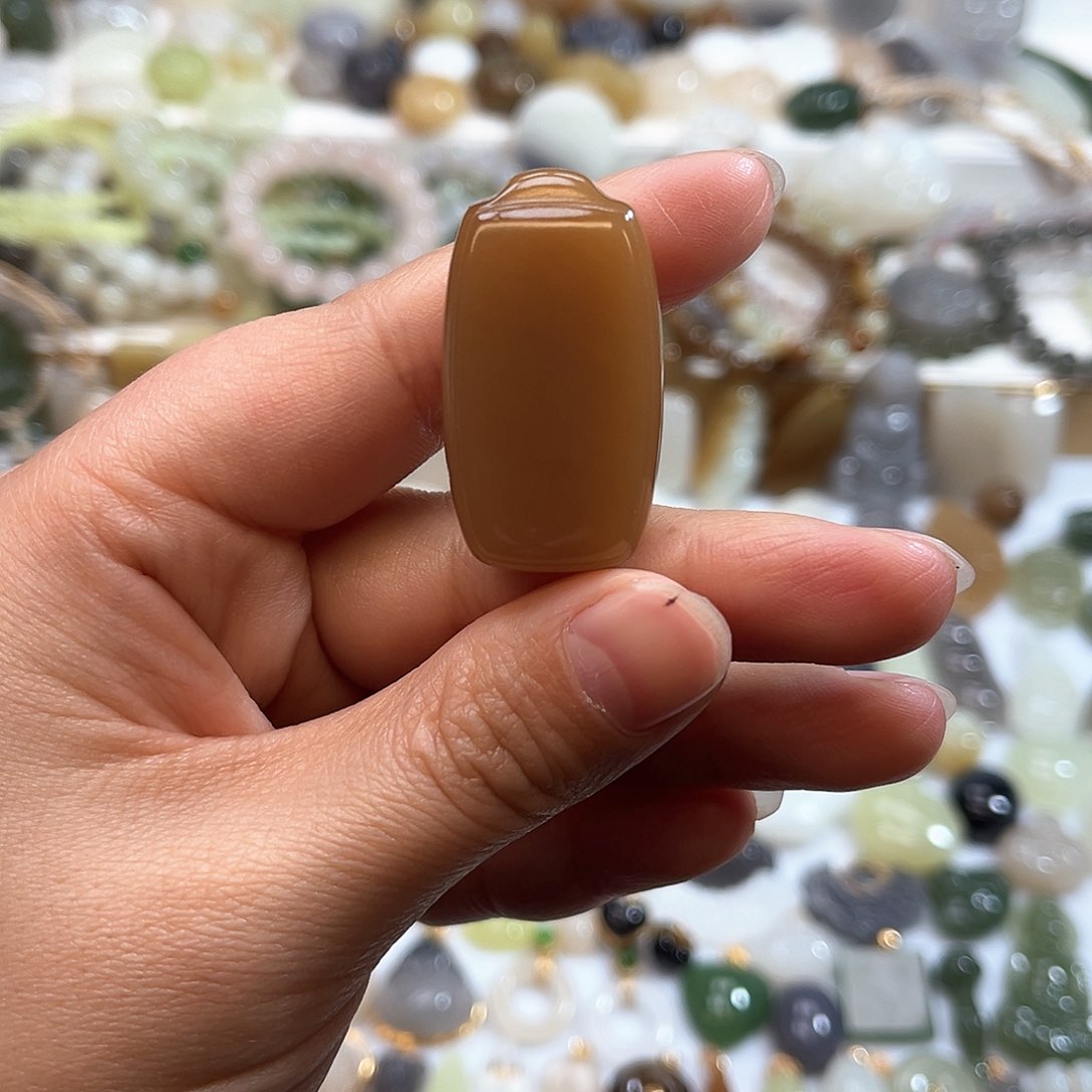 和田玉吊坠(赠链)未镶嵌木*