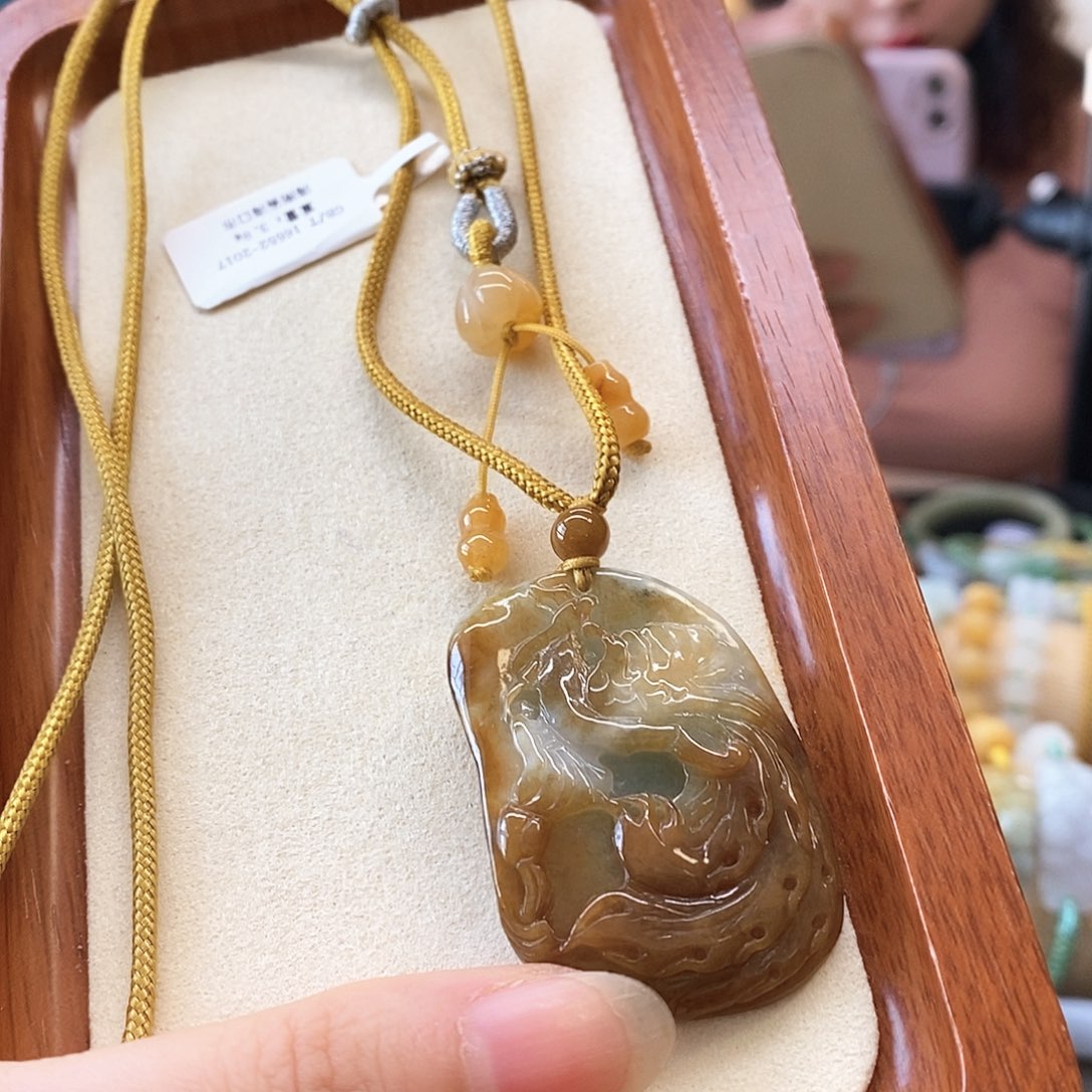 翡翠颈饰未镶嵌翡翠挂件