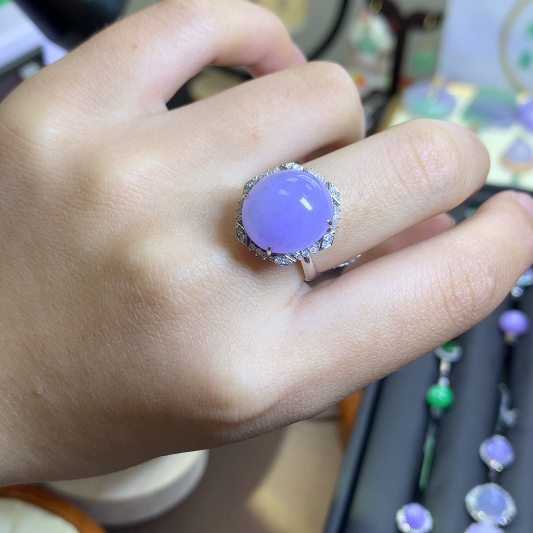 翡翠18K金镶嵌颈饰翡翠