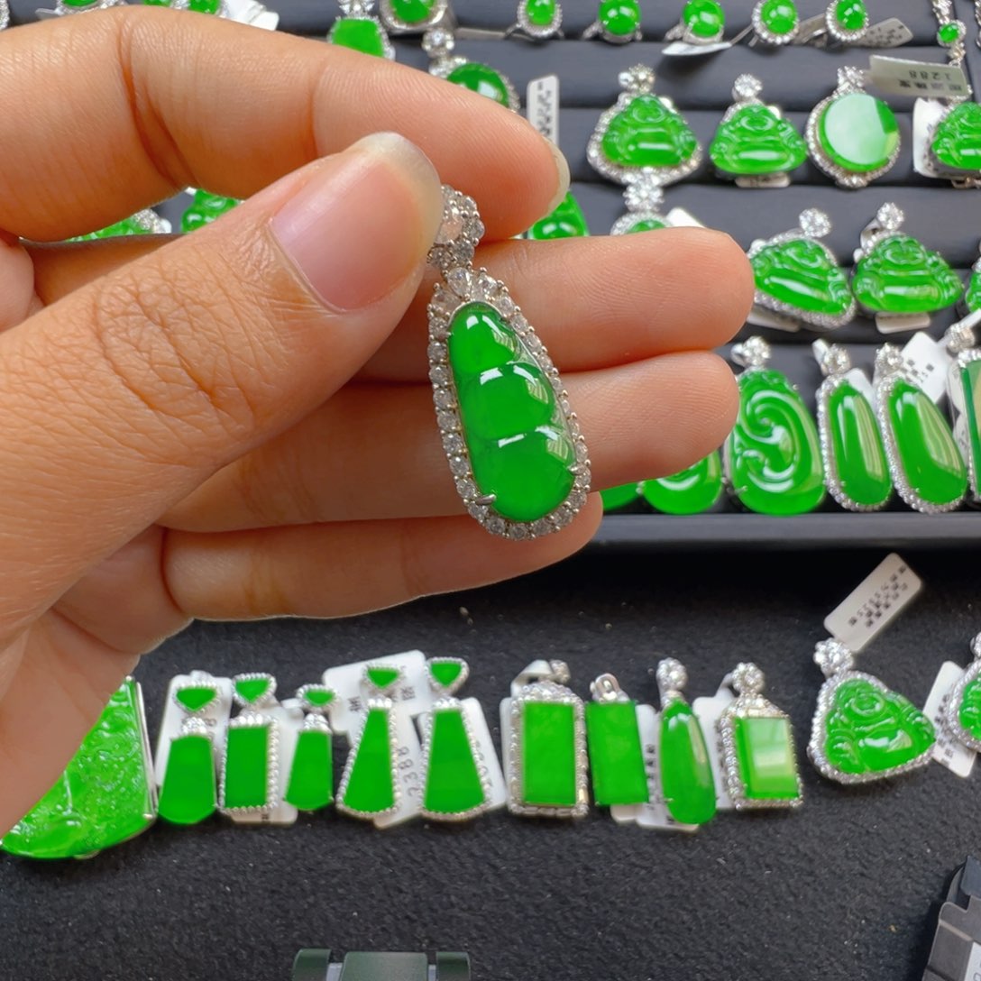 翡翠银S925镶嵌颈饰