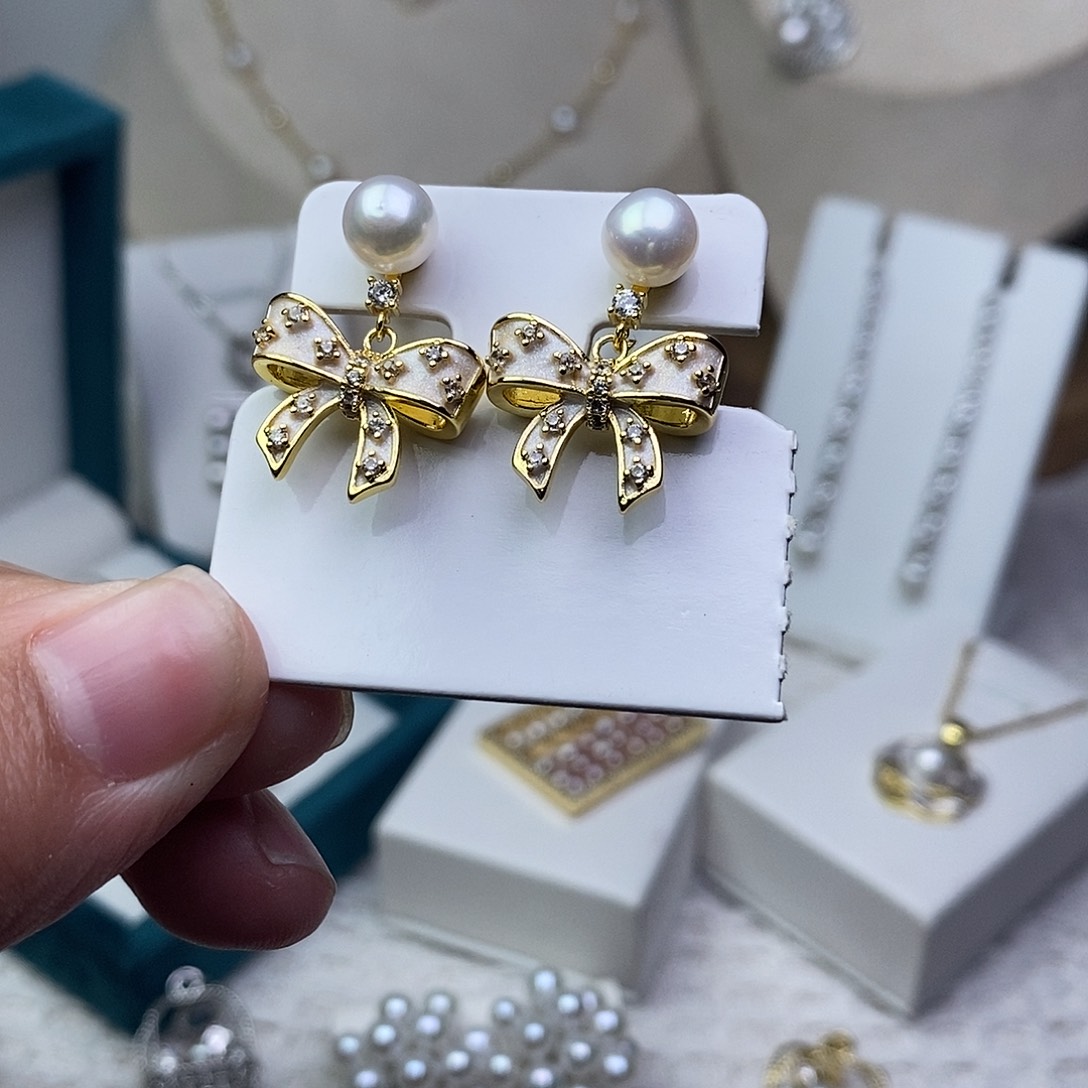 淡水珍珠银S925镶嵌耳饰