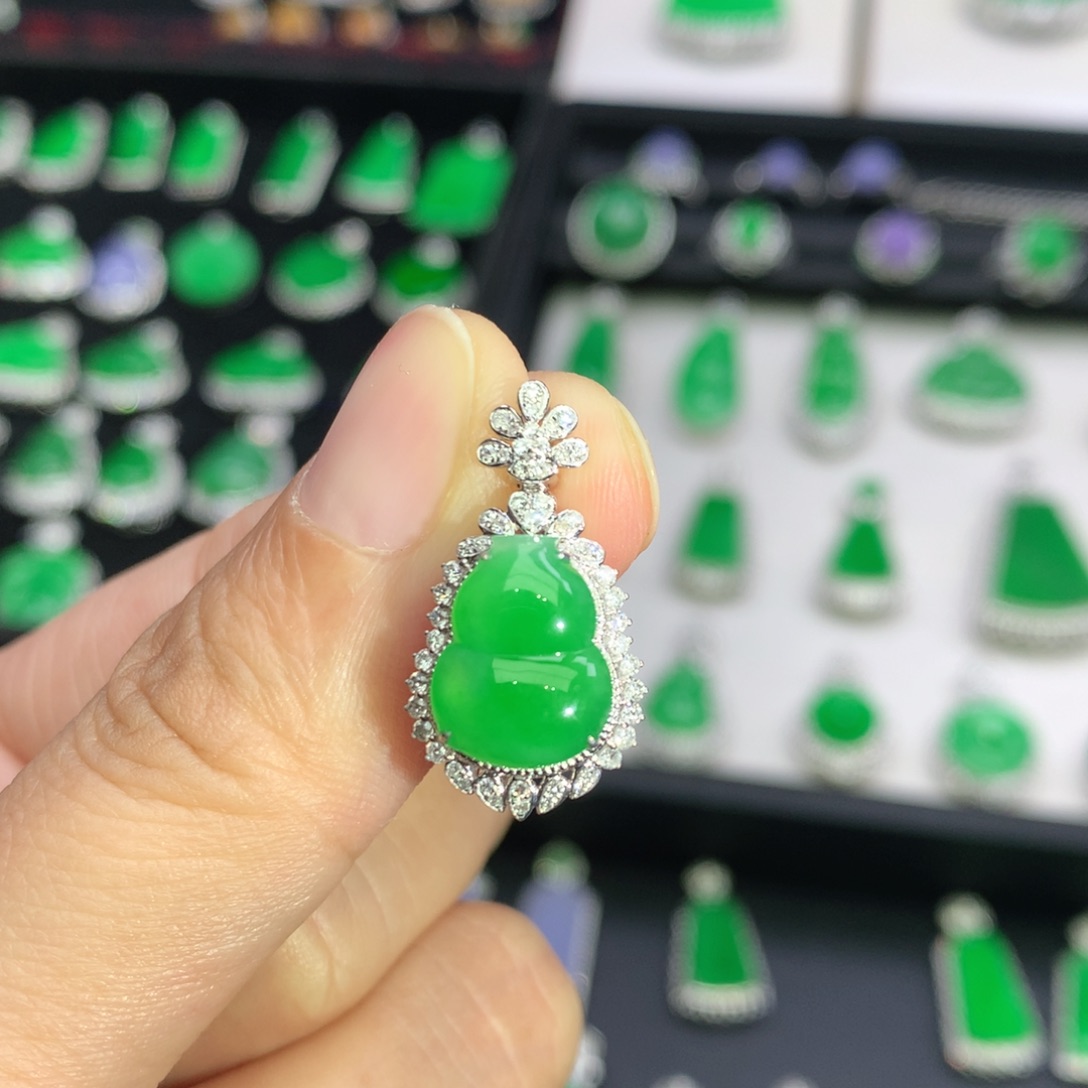 翡翠18K金镶嵌吊坠(不含链)