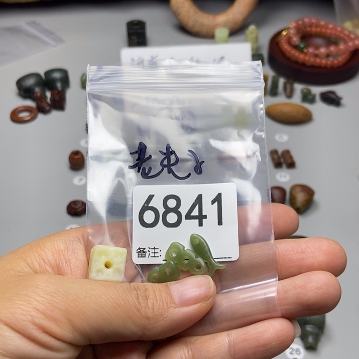 老***子蛇纹石玉未镶嵌项链