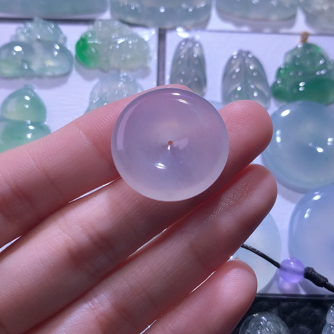 翡翠未镶嵌颈饰扣