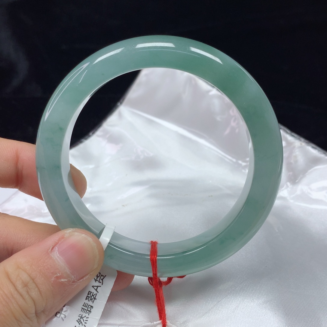 翡翠手镯（圆镯）未镶嵌56.3