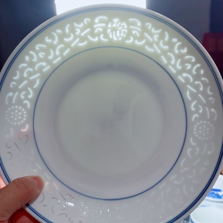 青花玲珑8寸窝盘满雕双福双线