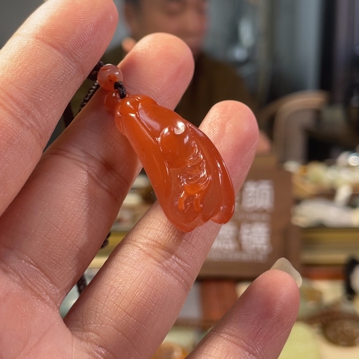 颈饰未镶嵌南红玛瑙泉*