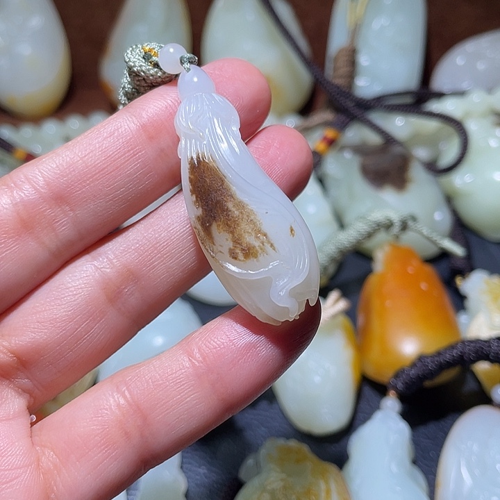 未镶嵌和田玉（糖玉）挂件