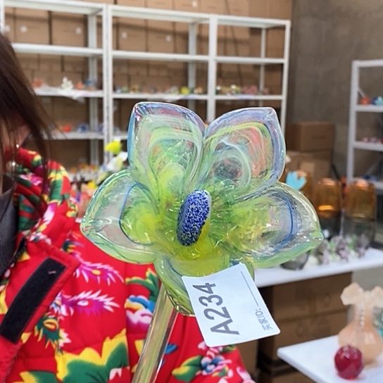 琉璃花瓶高45厘米宽6厘米