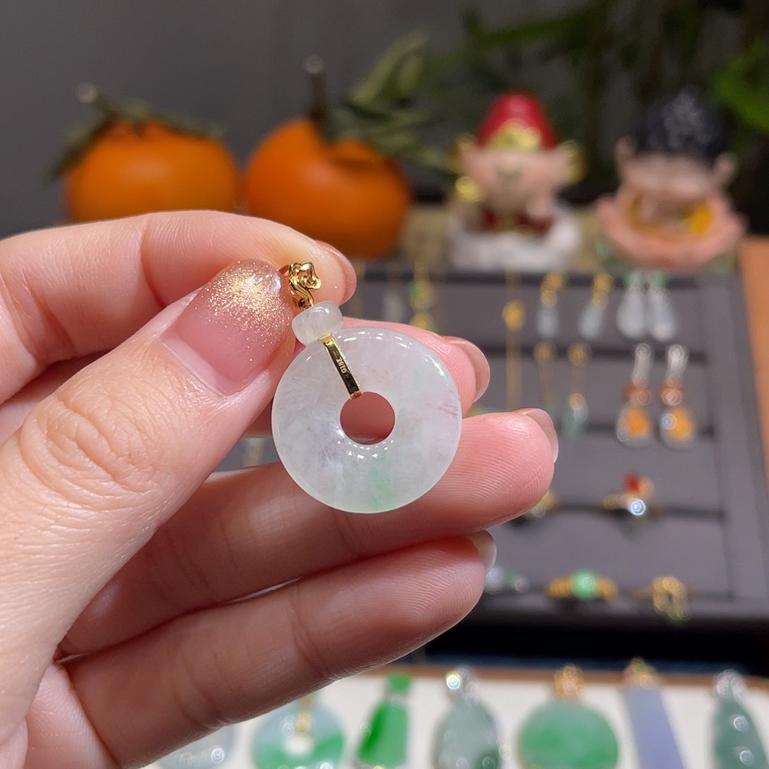 翡翠吊坠(不含链)18K金镶嵌甜甜圈